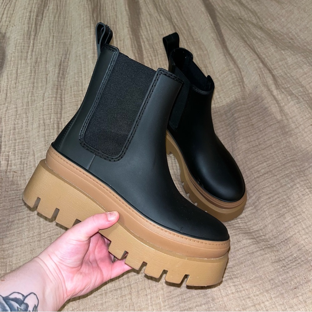 Jeffrey Campbell Rainstorm Platform Chelsea boots!
